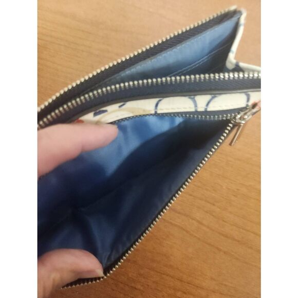 Coach Signature 'C' Bleecker muli color Zip Wallet - Picture 8 of 8